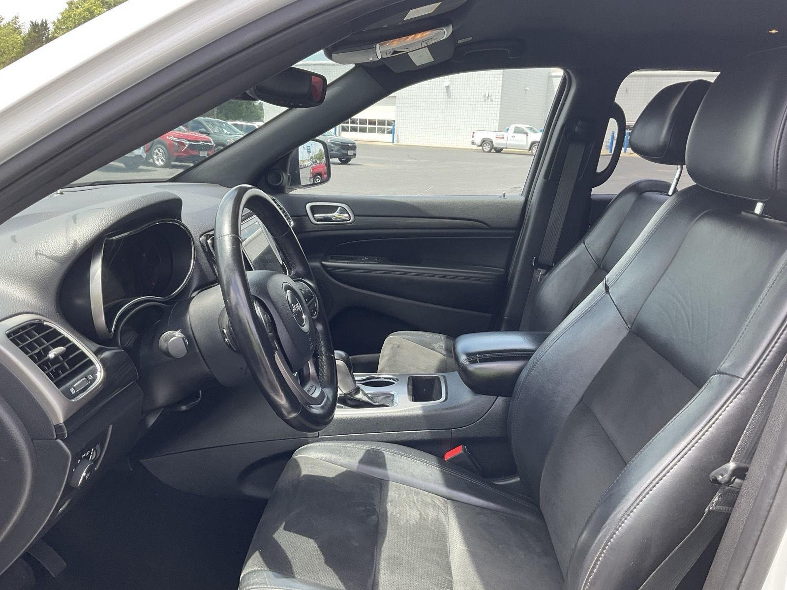 Used 2020 Bright White Clearcoat Jeep Altitude image 4