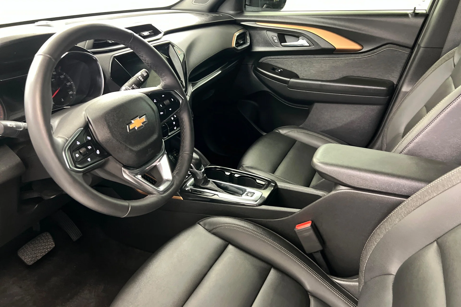 Used 2023 Summit White Chevrolet ACTIV image 15