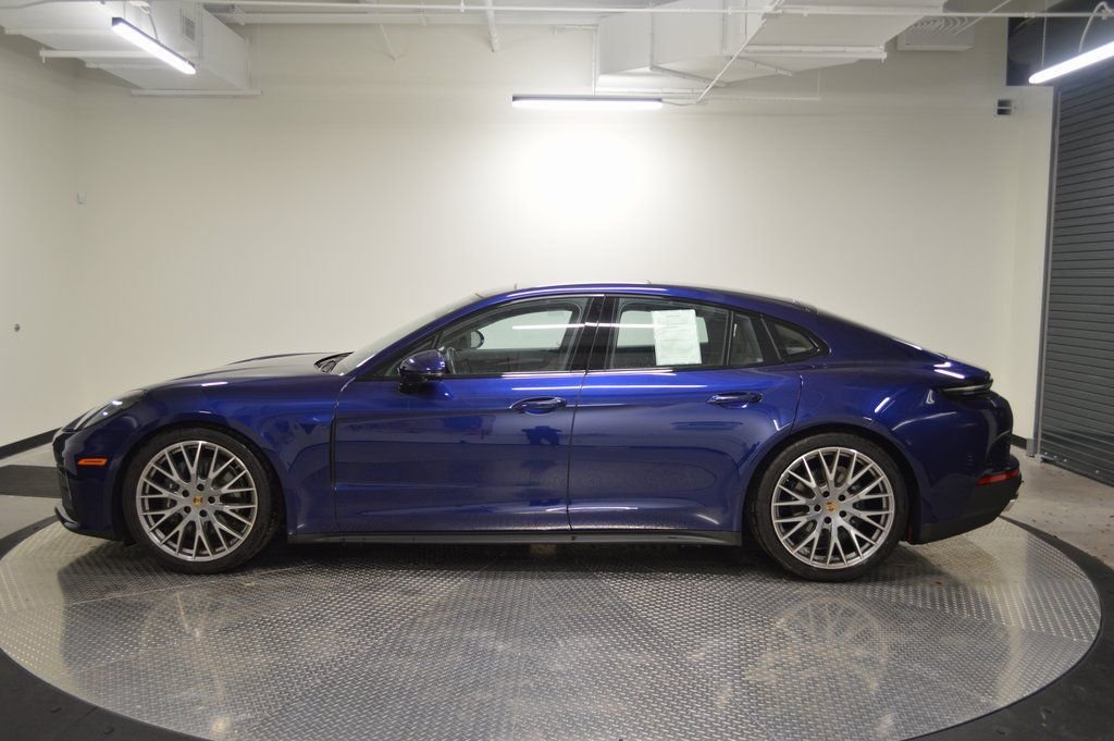 Used 2025 Blue Porsche  image 2