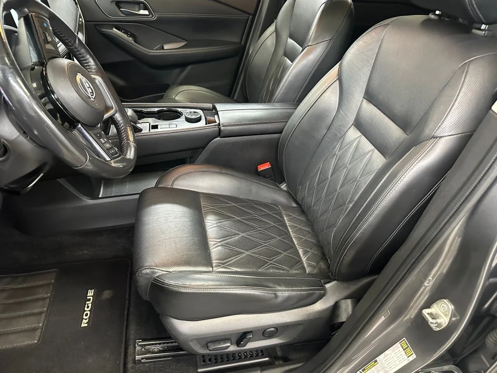 Certified Used 2022 Gun Metallic Nissan Platinum image 5