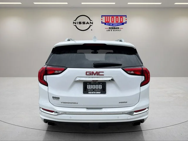 Used 2020 Summit White GMC Denali image 3