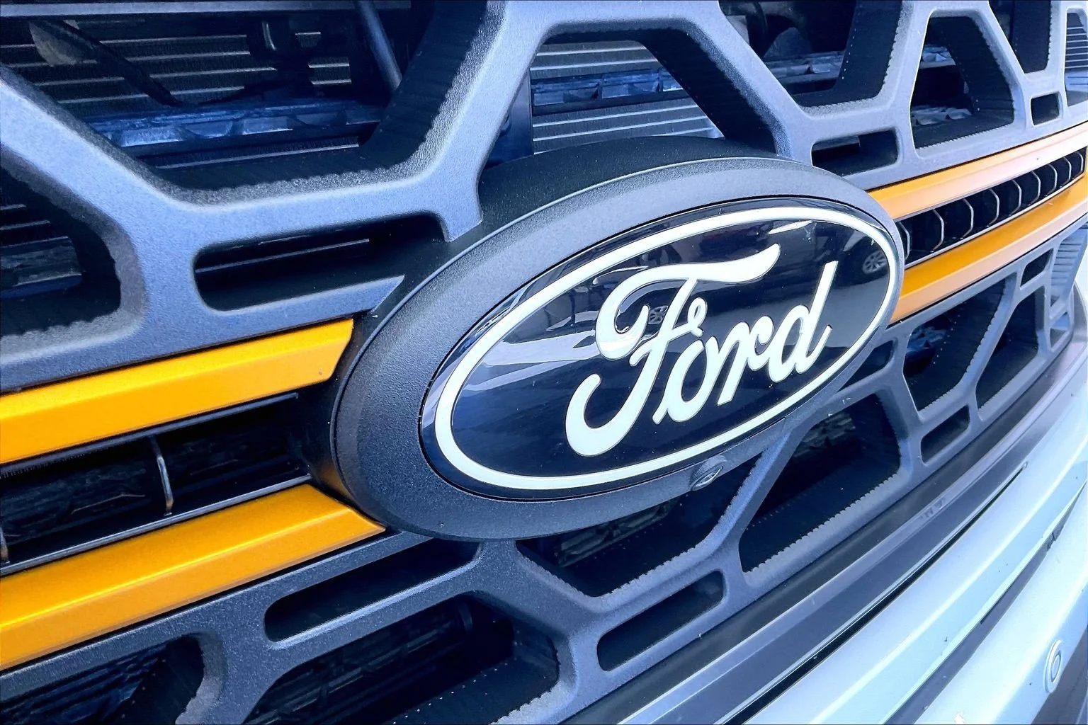 Used 2025 Oxford White Ford Tremor image 30