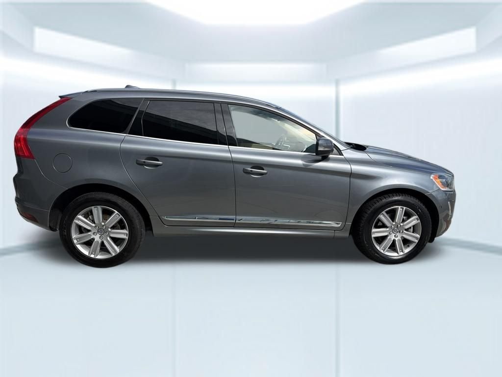 Used 2017 Gray Volvo T5 Inscription image 7
