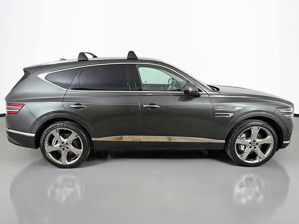 Used 2024 Makalu Gray Genesis 3.5T image 19