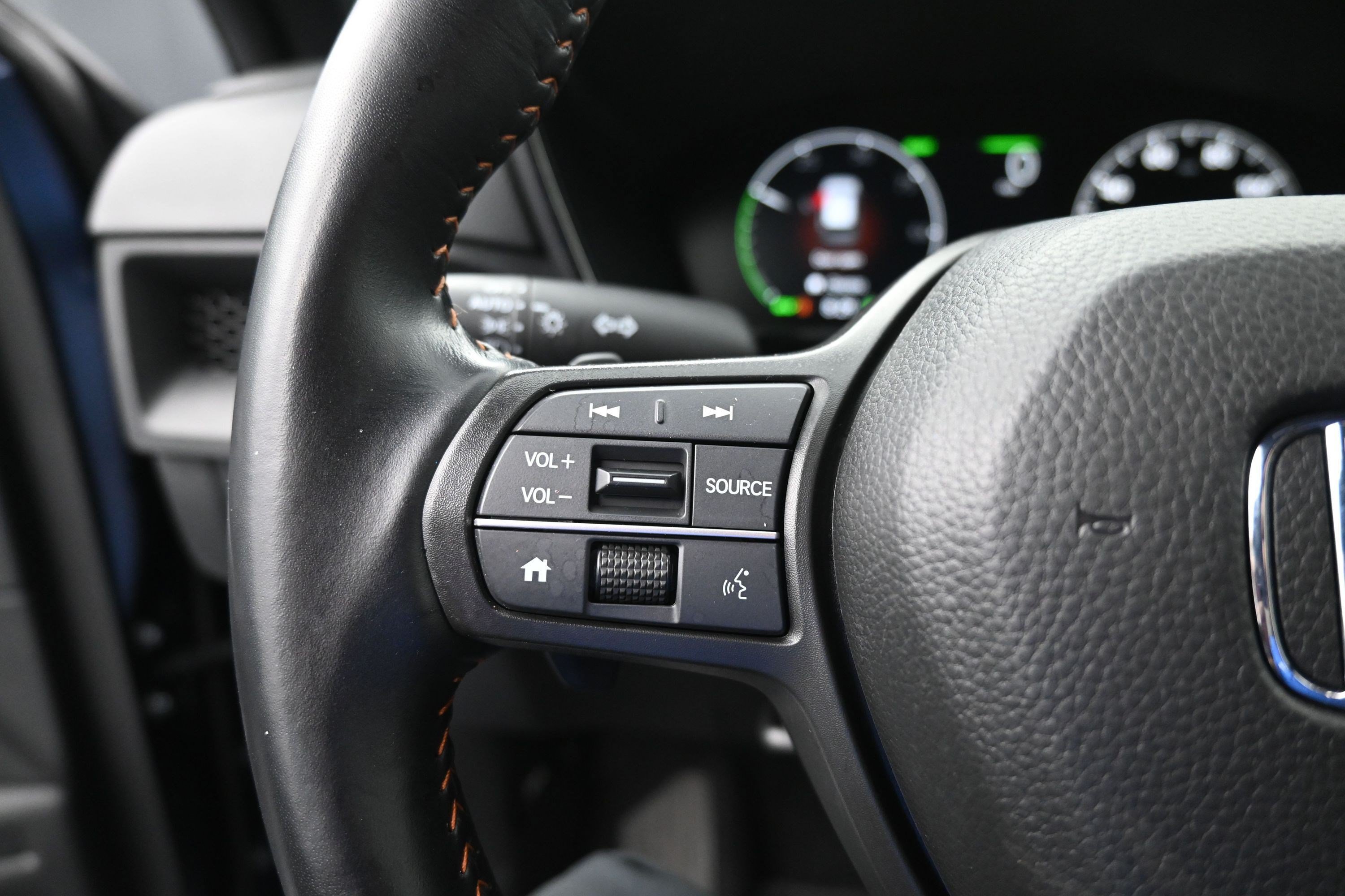 Certified Used 2025 Still Night Pearl Honda Sport image 26