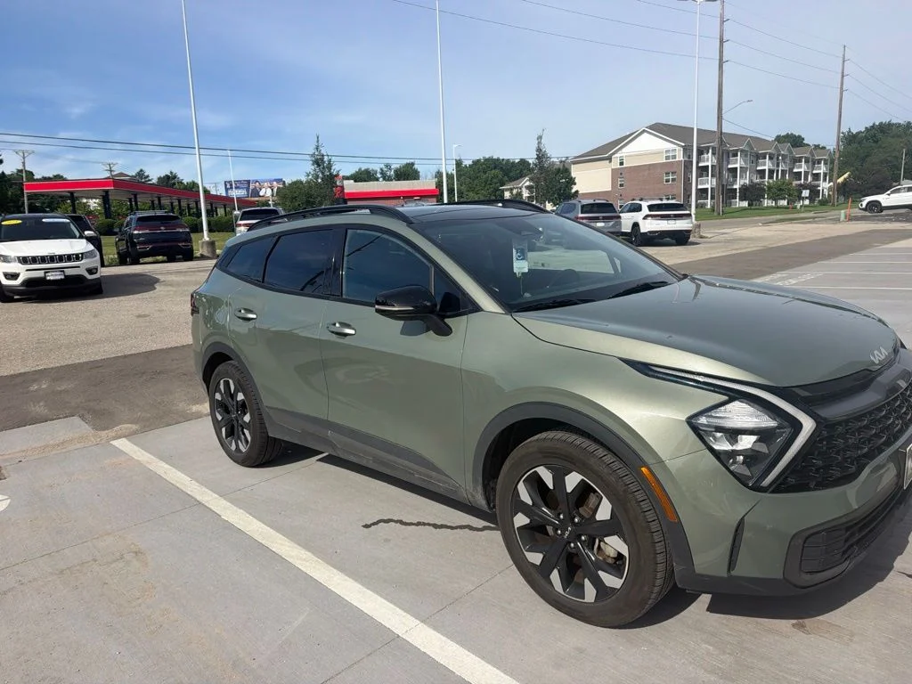 Used 2023 Green Kia X-Line image 7