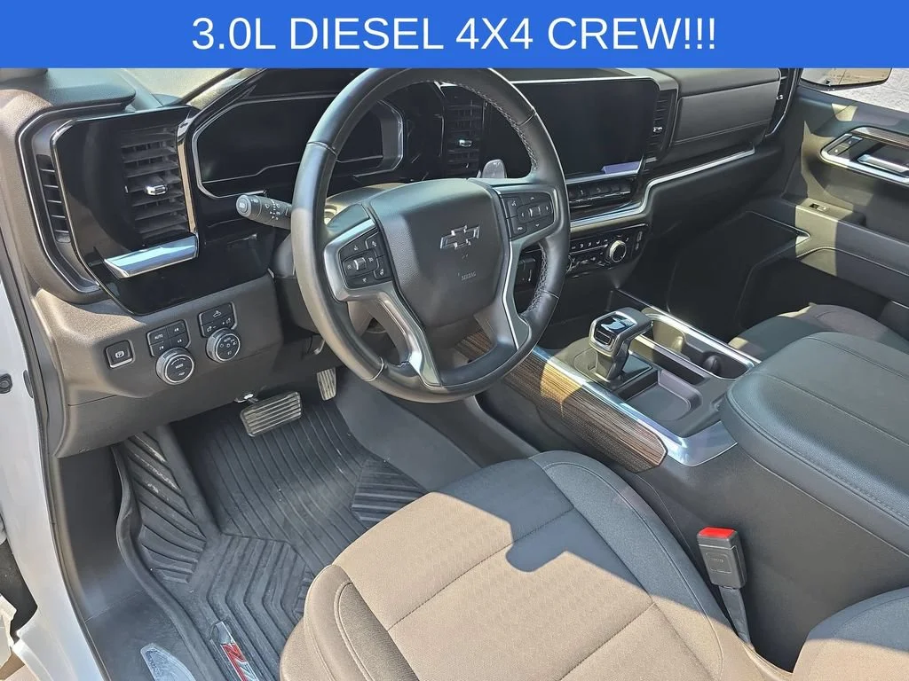 Used 2025 Summit White Chevrolet RST image 10