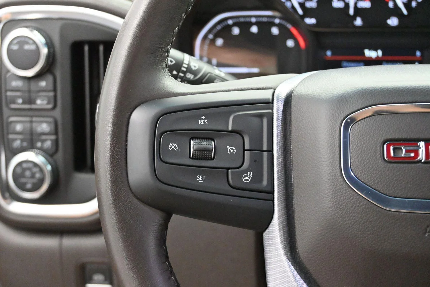 Used 2022 Summit White GMC SLT image 17