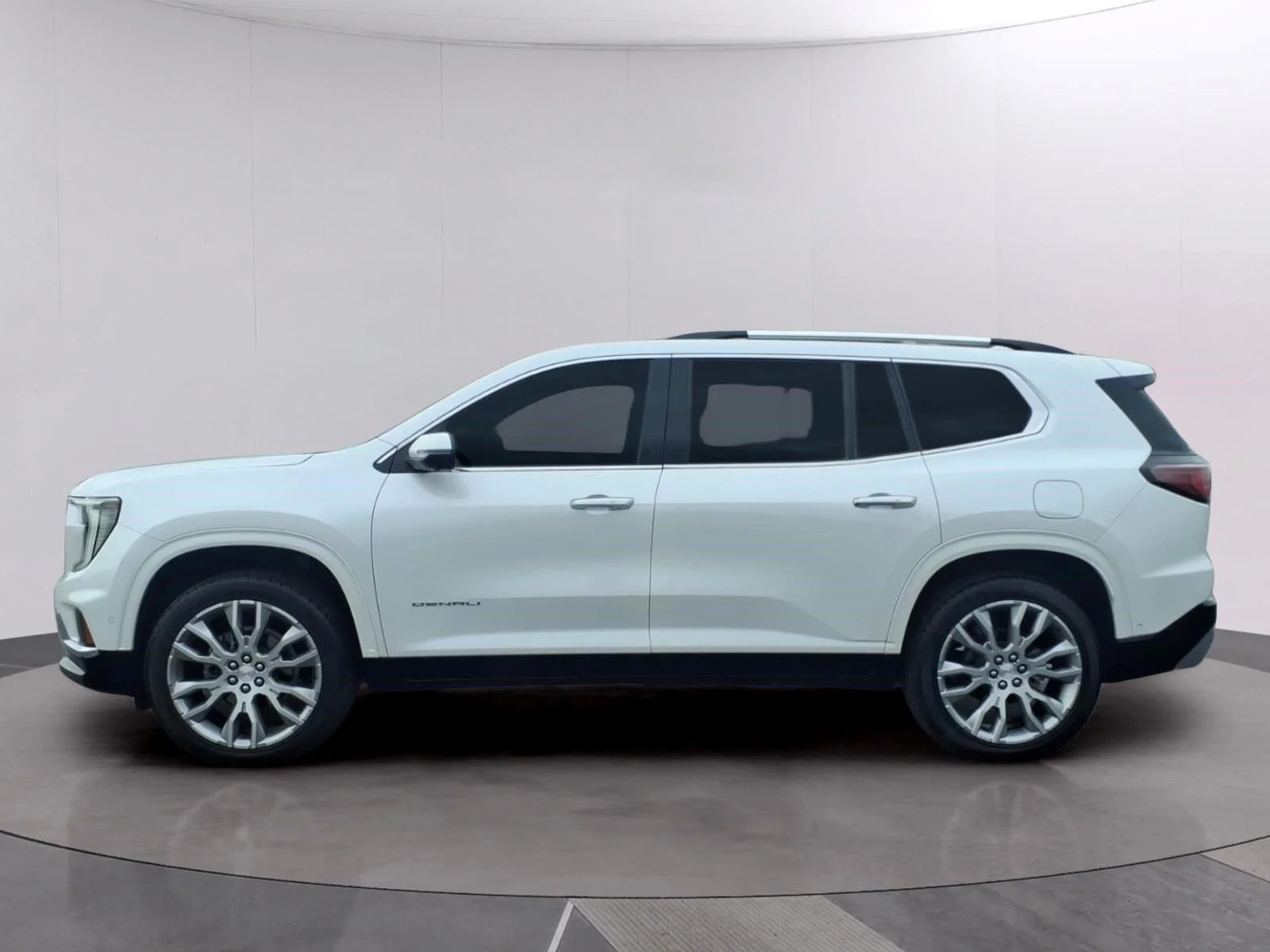 Used 2025 White Frost Tricoat GMC Denali image 2