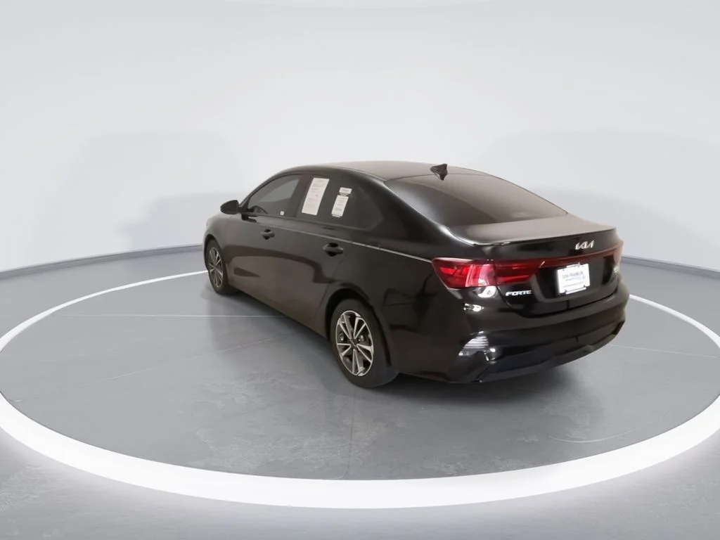 Used 2023 Black Kia LXS image 8