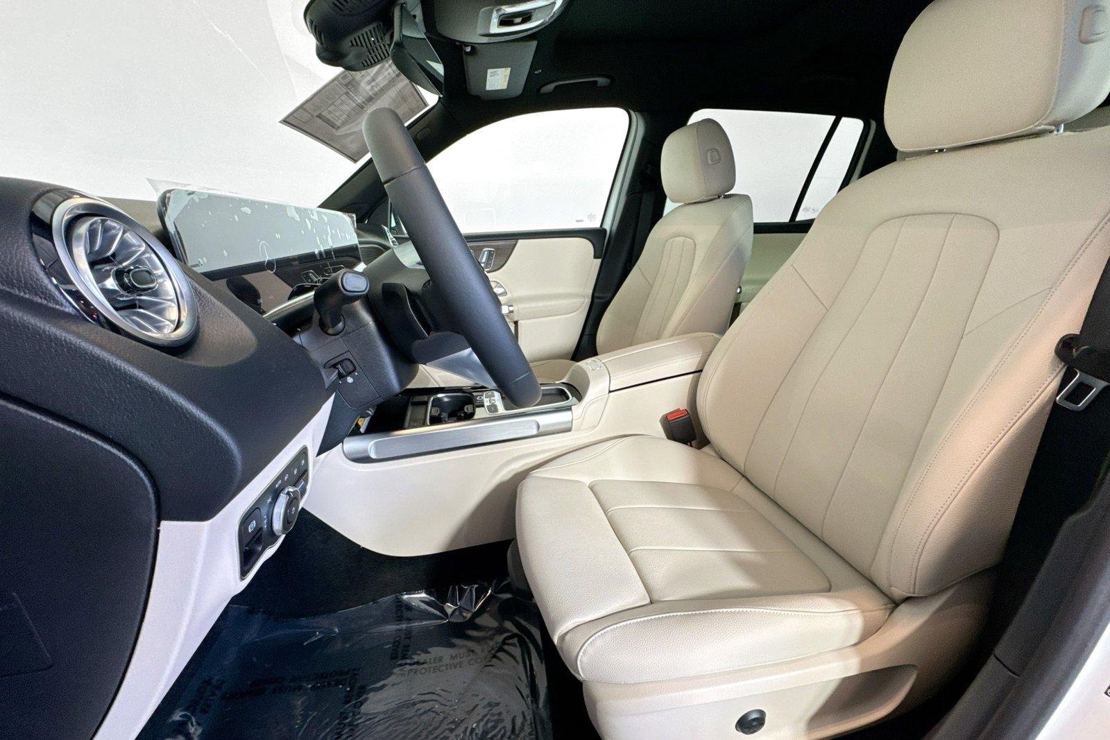 New 2026 Polar White Mercedes-Benz GLB 250 image 18