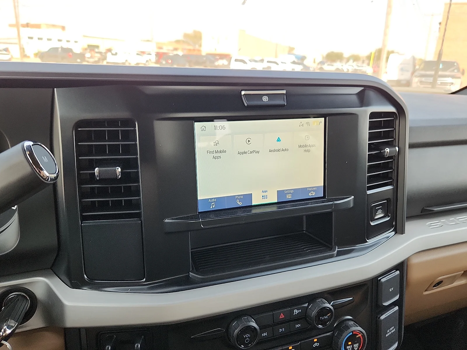 New 2027 Oxford White Ford XLT image 24