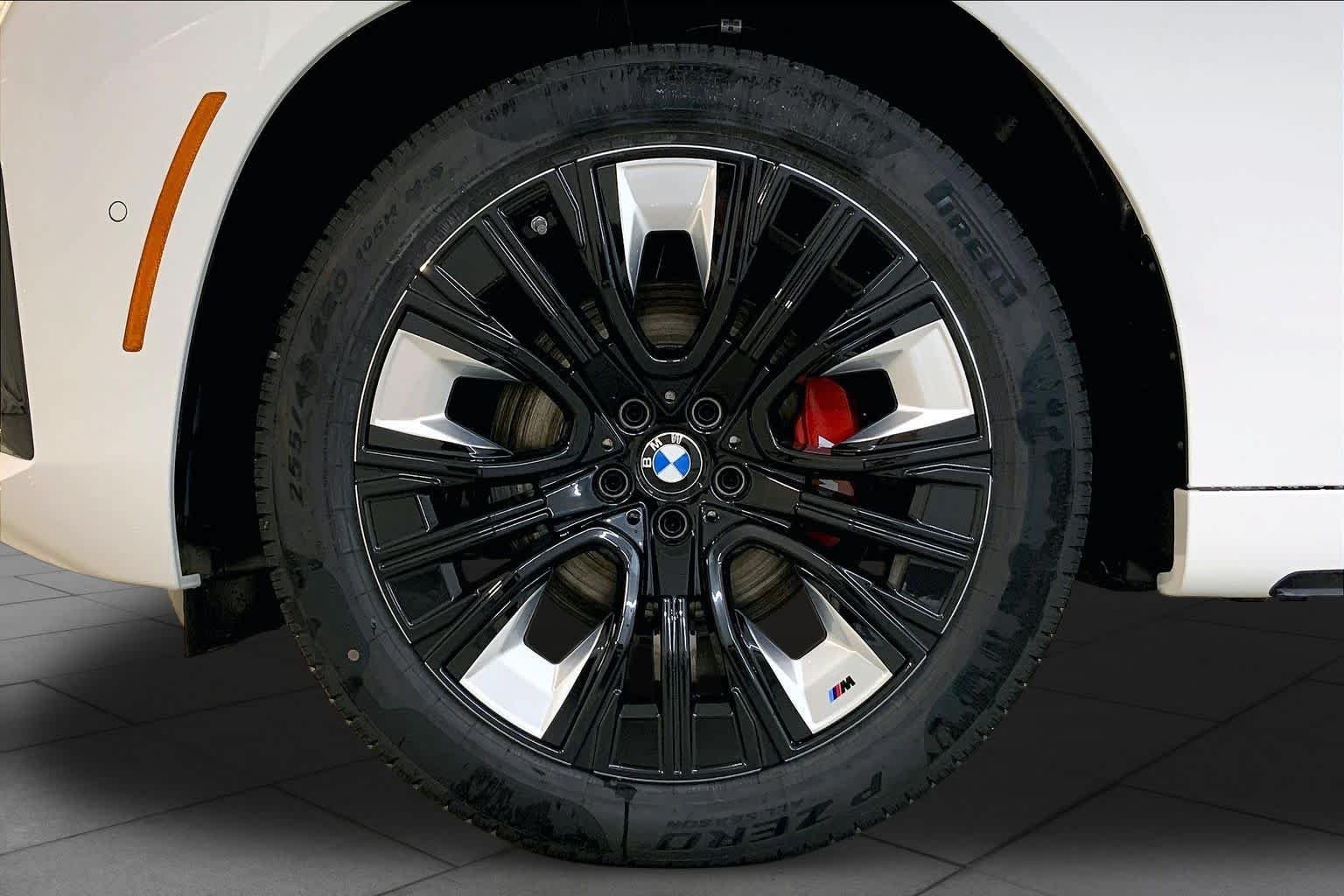New 2026 Alpine White BMW 30 xDrive image 11
