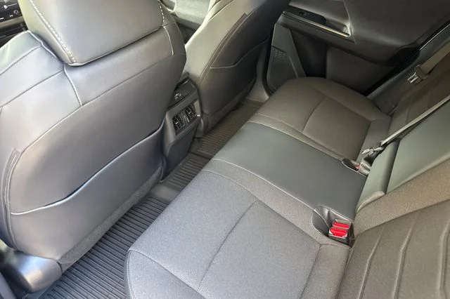2026 Toyota C-HR SE - Photo 13
