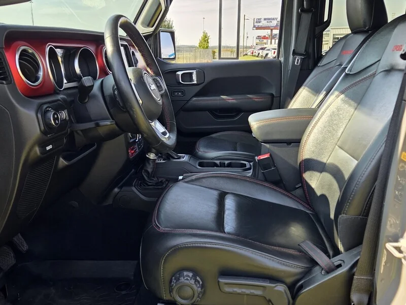 Used 2020 Gray Clearcoat JEEP RUBICON image 5
