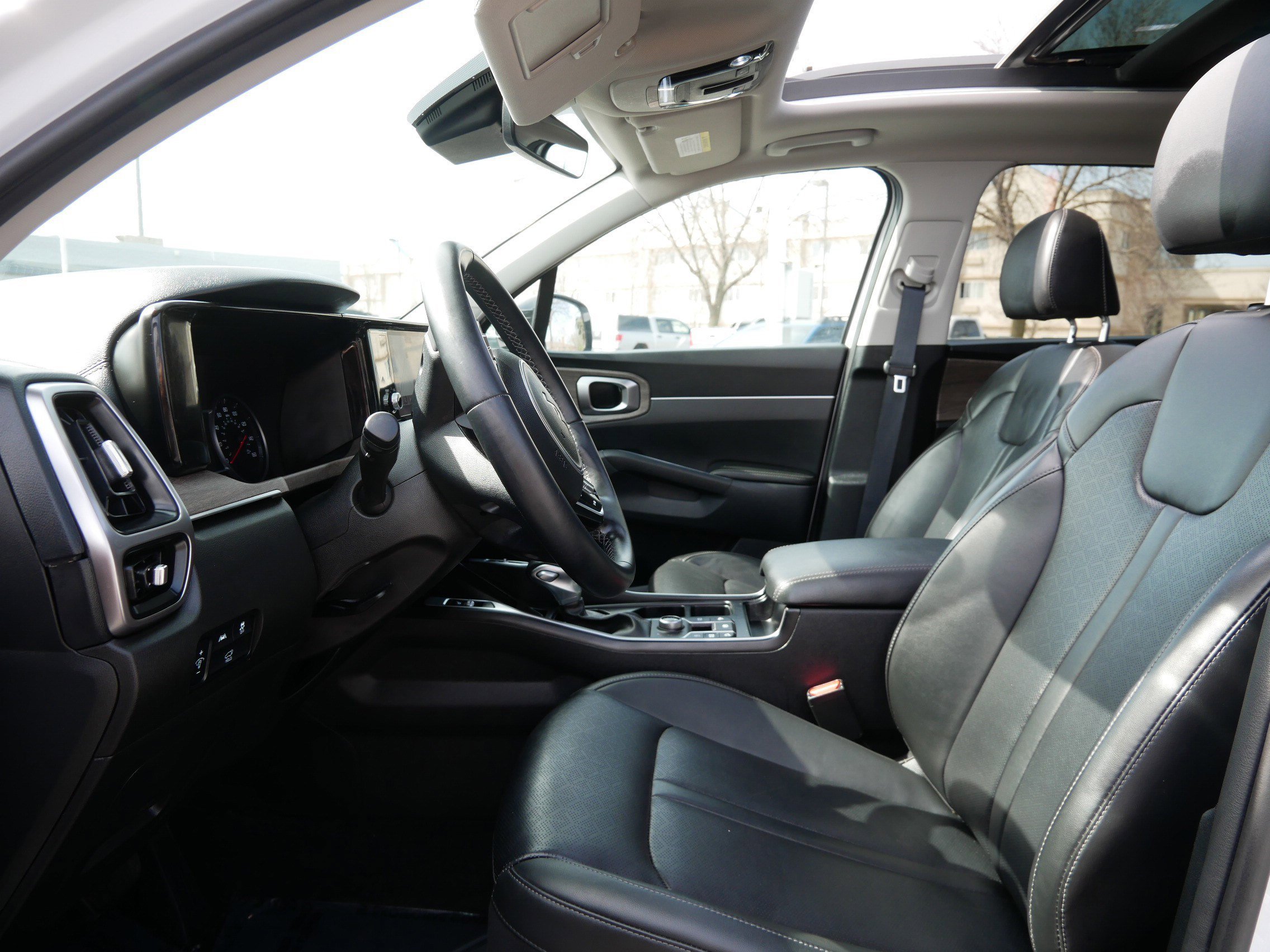 Used 2023 Glacial White Pearl Kia X-Line EX image 32