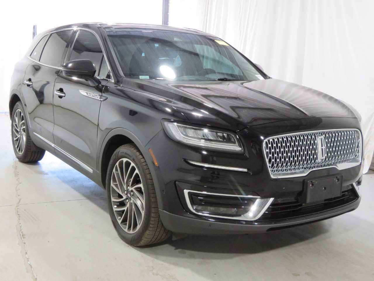 Used 2019 Infinite Black Lincoln Reserve image 3