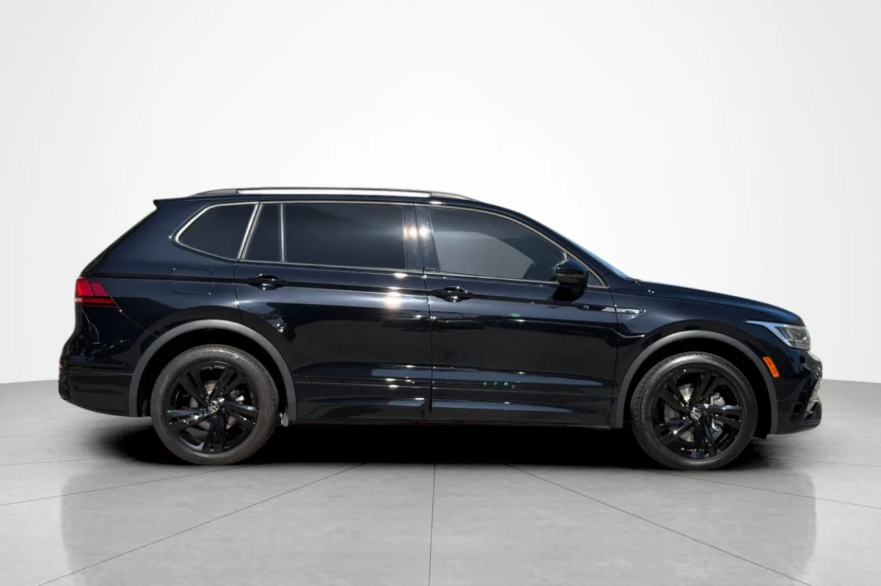 Used 2023 BLACK Volkswagen SE R-Line Black image 6