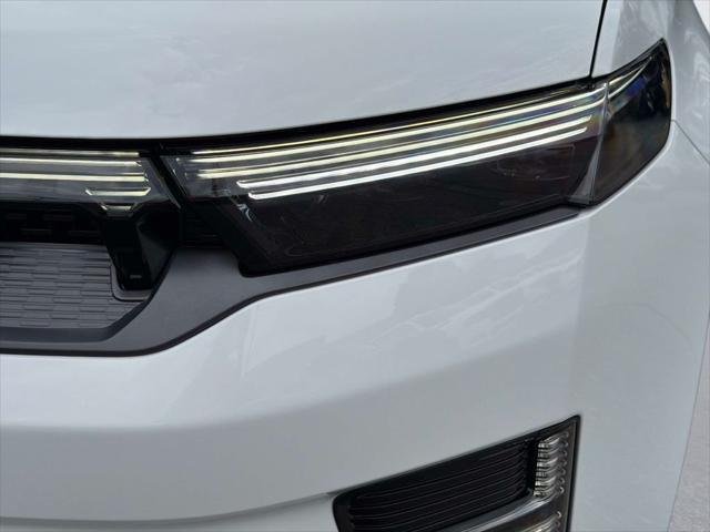 New 2026 Bright White Clearcoat Jeep Grand Wagoneer image 10