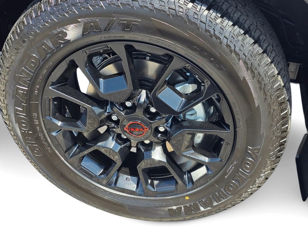 New 2026 Aspen White TriCoat / Super Black Two-tone Nissan PRO-4X® image 11