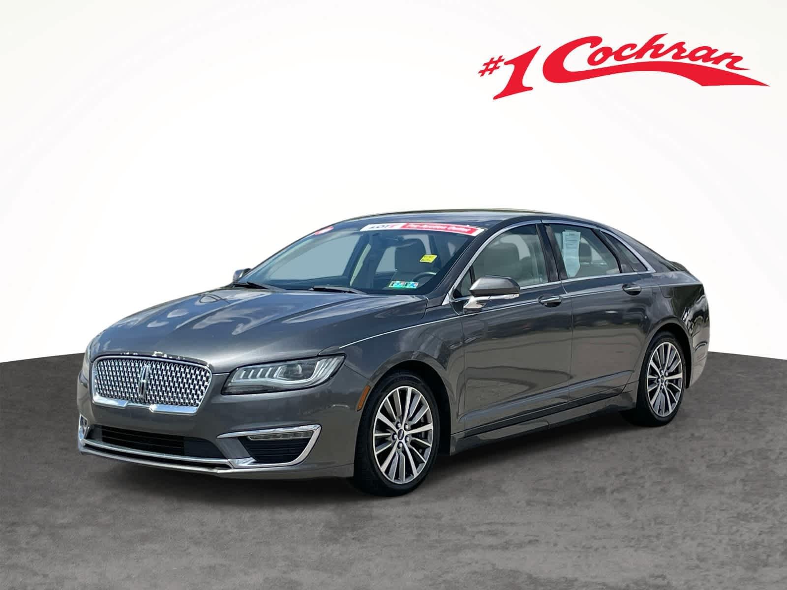 Used 2017 Magnetic Gray Metallic Lincoln Premiere image 10