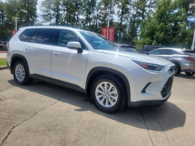 Certified Used 2024 WIND CHILL PEARL Toyota  image 9