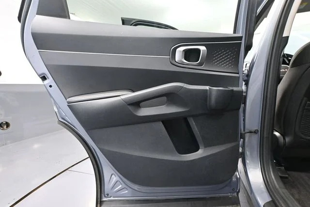 2023 Kia Sorento LX - Photo 34