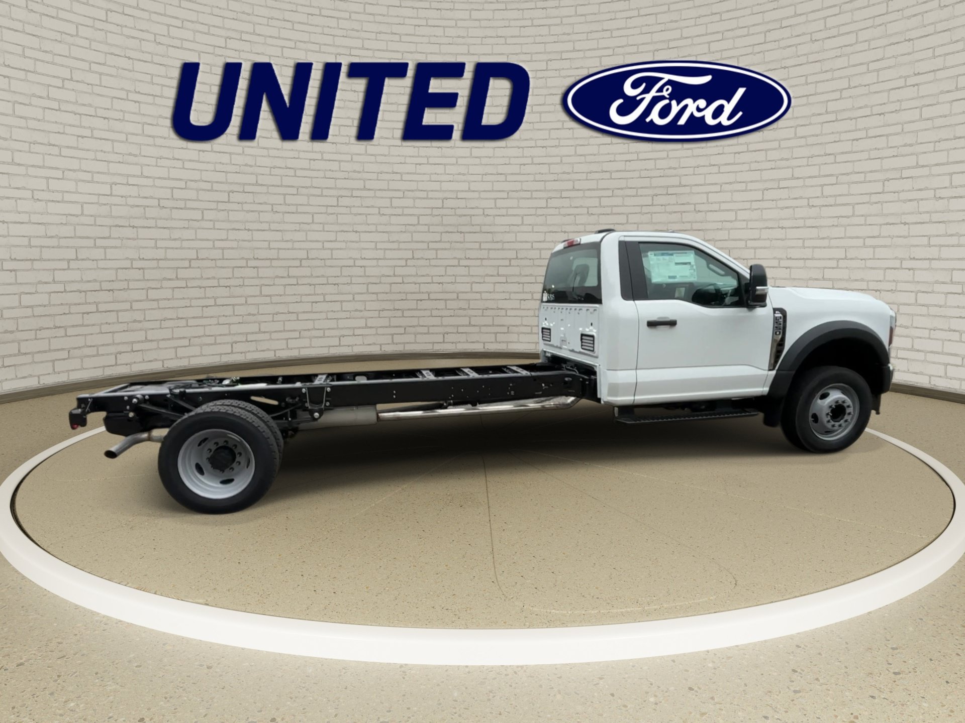 New 2026 Oxford White Ford F-550® XL image 2