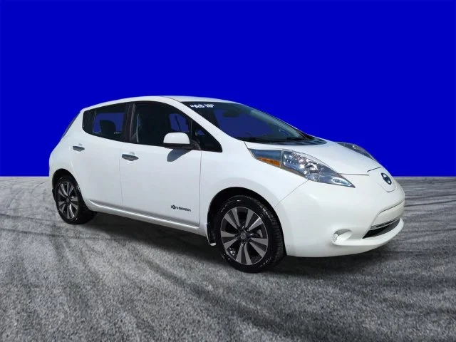 Used 2015 Nissan LEAF SV with VIN 1N4AZ0CP4FC320891 for sale in Daytona Beach, FL