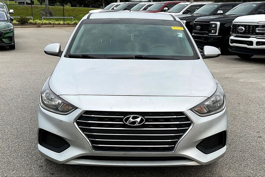 Used 2022 Olympus Silver Metallic Hyundai SE image 2