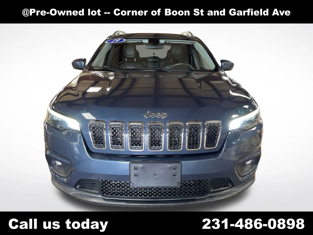 Used 2019 Blue Jeep Latitude Plus image 8