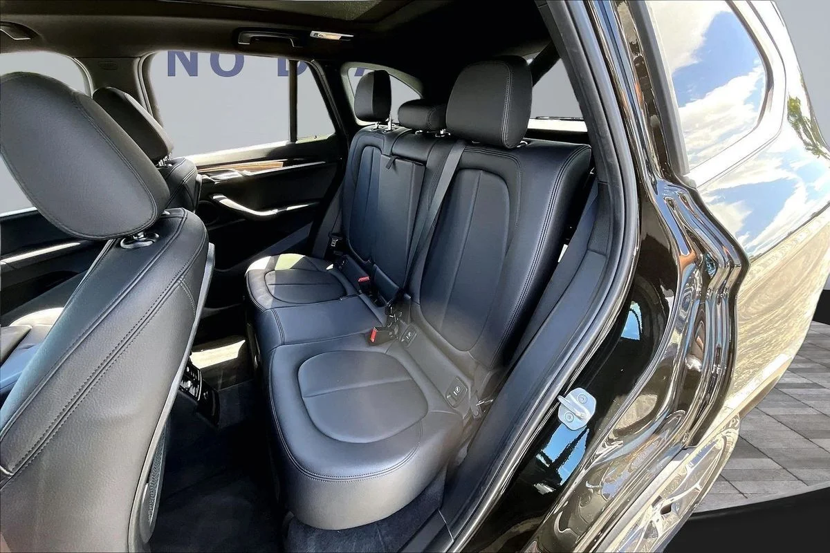 Used 2018 Green BMW xDrive28i image 22