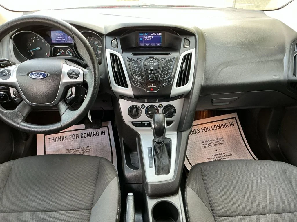 Used 2013 Red Ford SE image 18