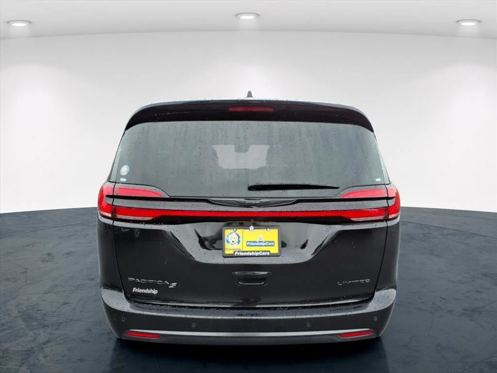 Used 2025 Black Chrysler Limited image 10