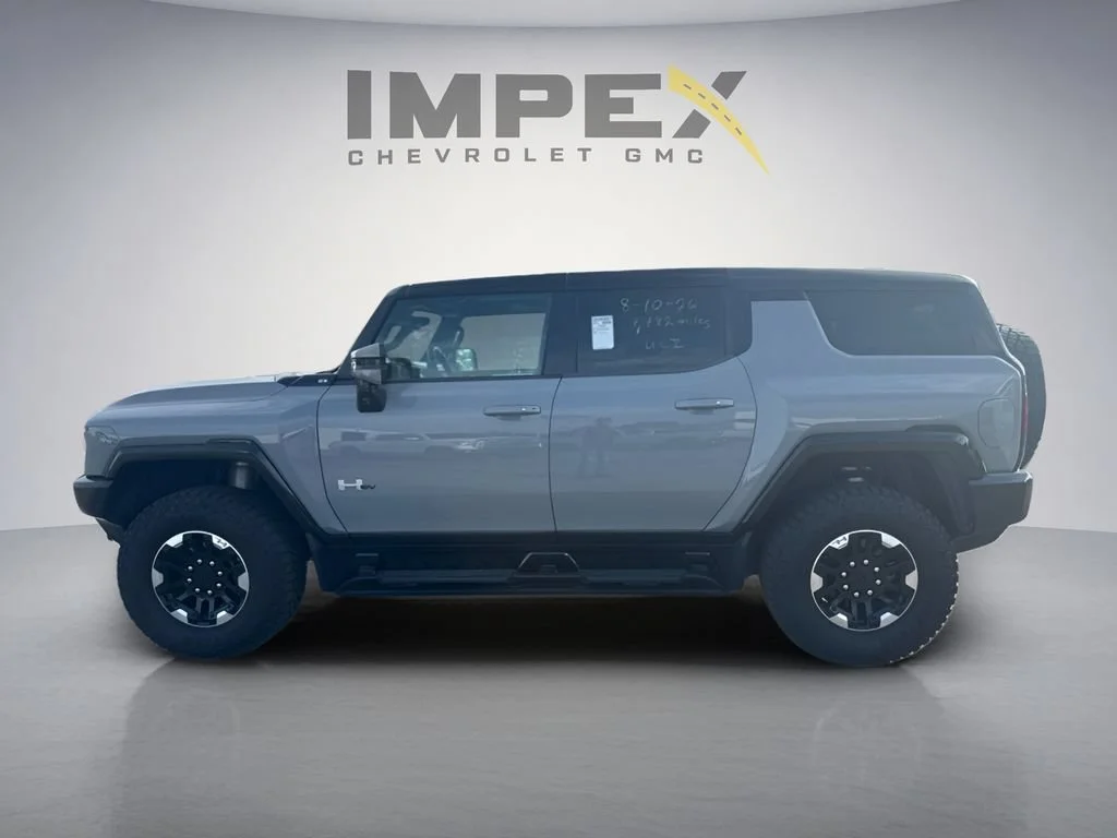 Used 2024 Meteorite Metallic (Grey) GMC 2X image 2