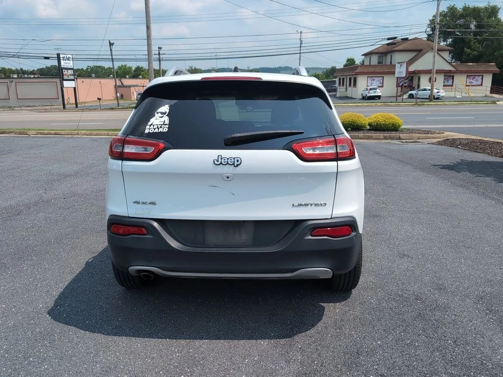 Used 2015 Bright White Clearcoat Jeep Limited image 6