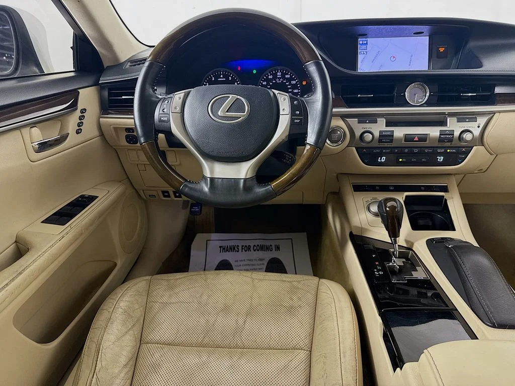 Used 2013 White Lexus 350 image 28