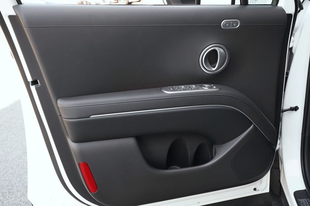 New 2026 Creamy White Pearl Hyundai SEL Premium image 35