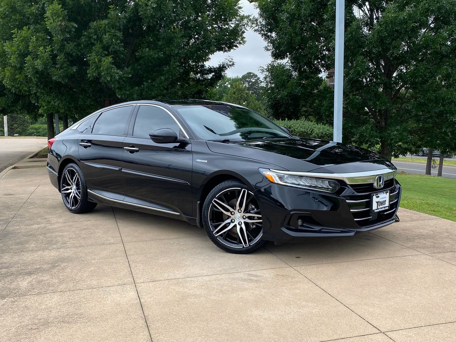 2022 Honda Accord Hybrid Touring's photo