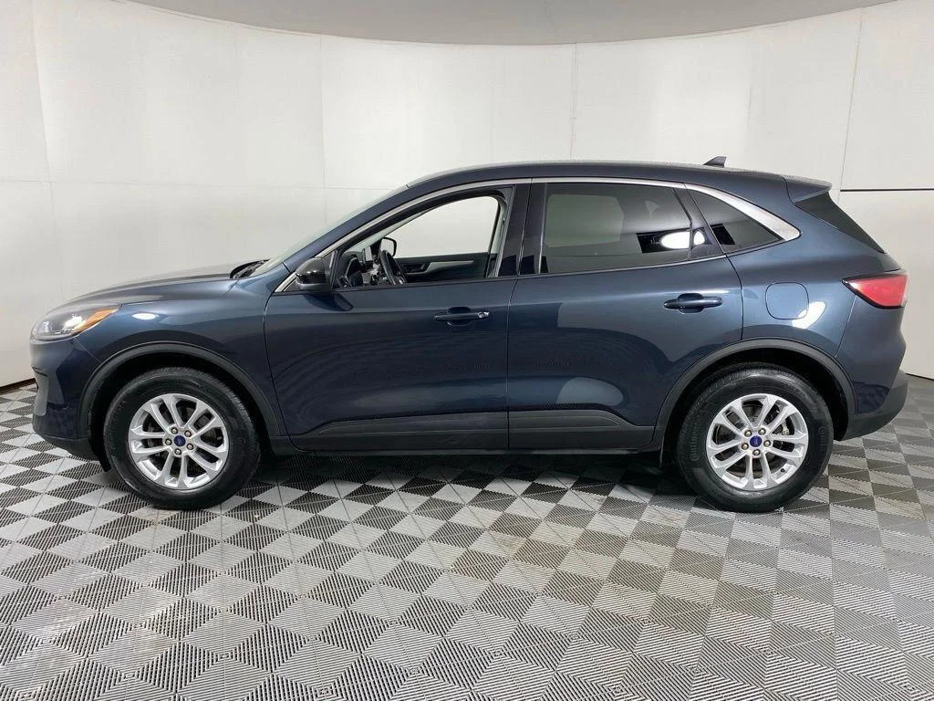Used 2022 Stone Blue Ford SE image 7