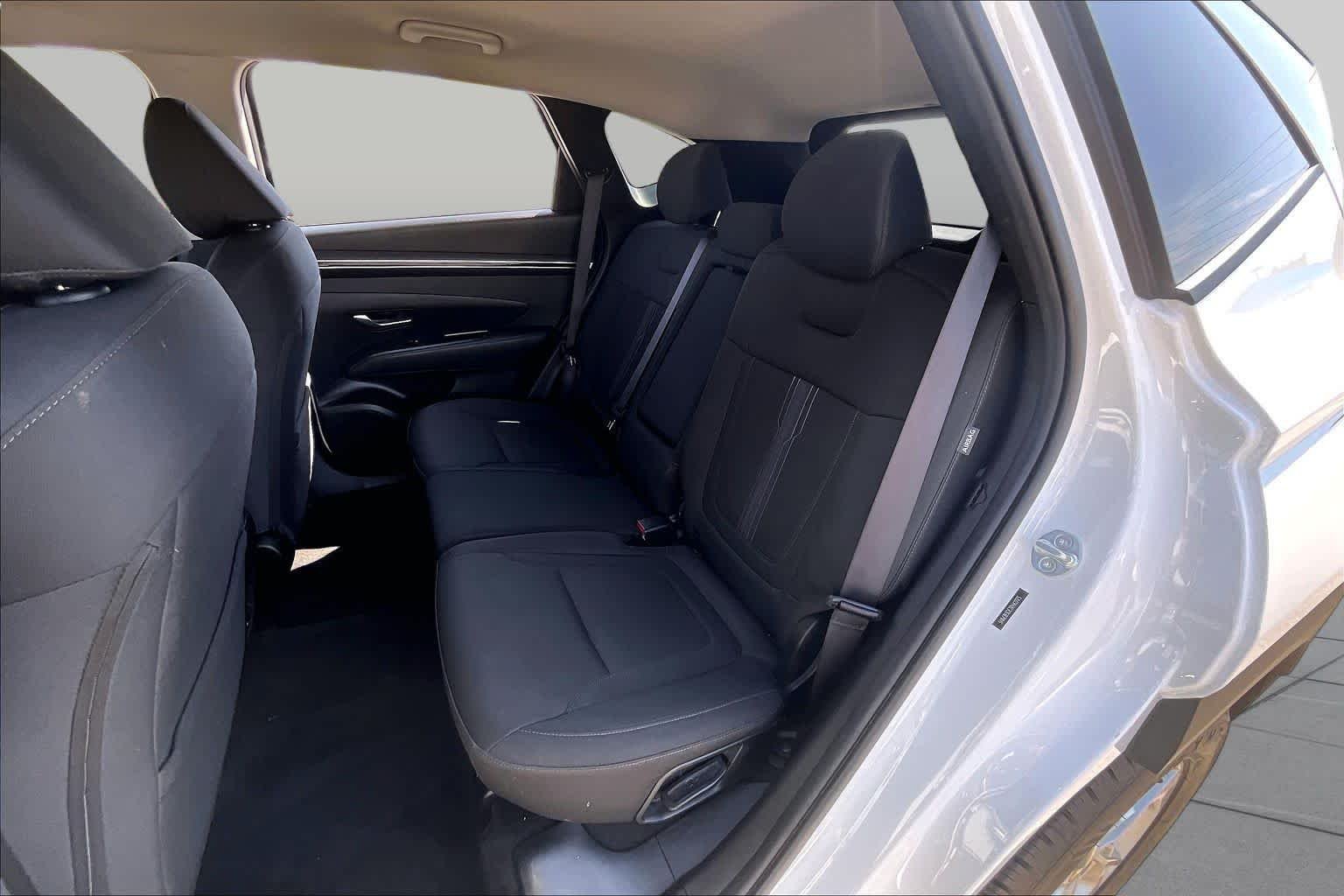 Used 2024 White Pearl Hyundai SEL image 19