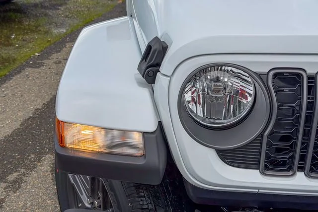 New 2026 Bright White Clear-Coat Exterior Paint Jeep Sport S image 5