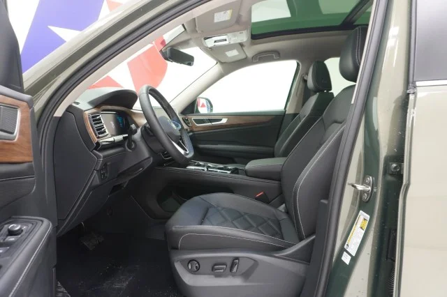 New 2026 Avocado Green Pearl Volkswagen 2.0T SE w/Technology image 15