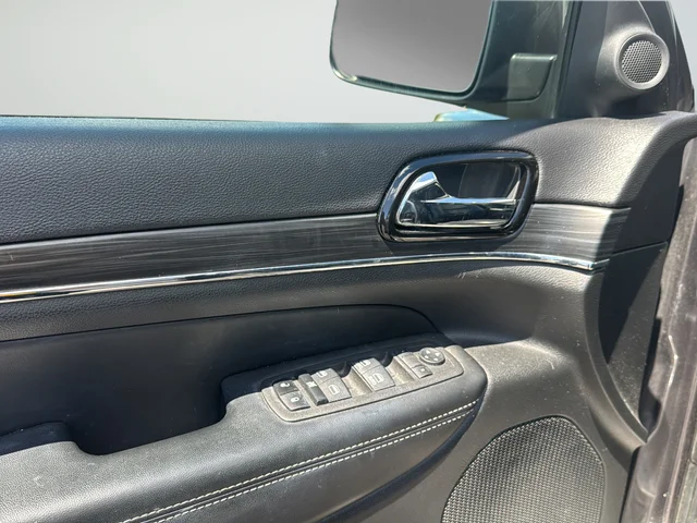 Used 2021 Gray Jeep Limited image 10