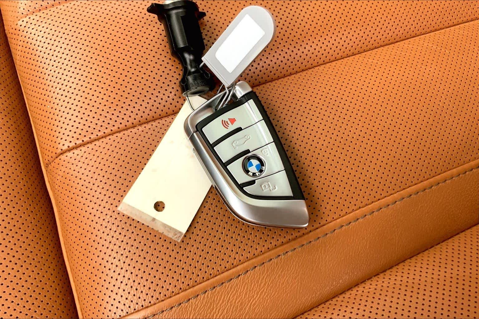 Used 2022 Sparkling Brown Metallic BMW xDrive40i image 14