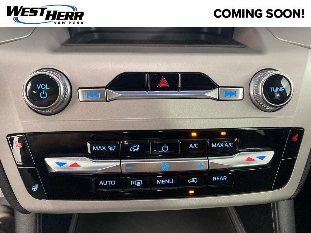 Used 2024 Silver Metallic Ford XLT image 6