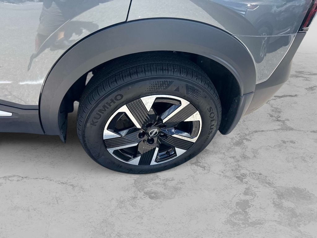 Used 2025 Gray Nissan SV image 13