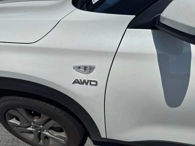 Used 2022 White Kia LX image 10