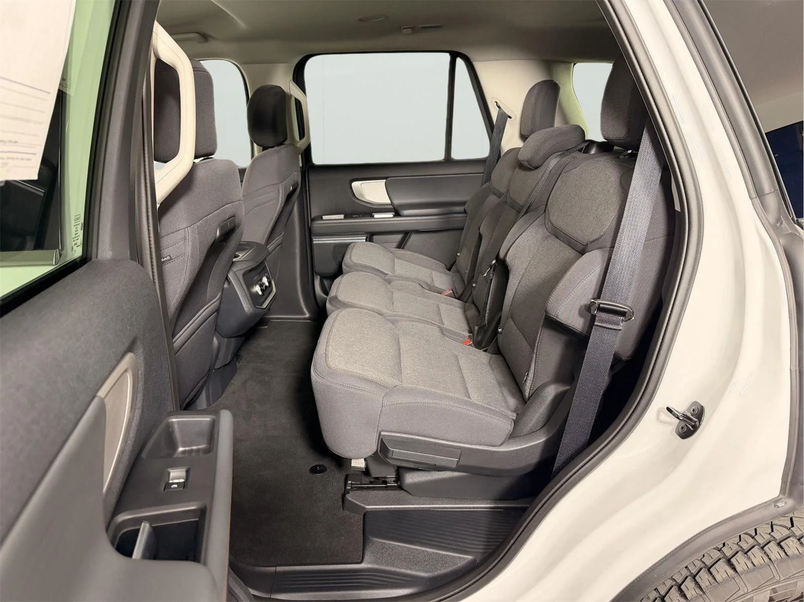 Used 2025 Oxford White Ford Active image 15