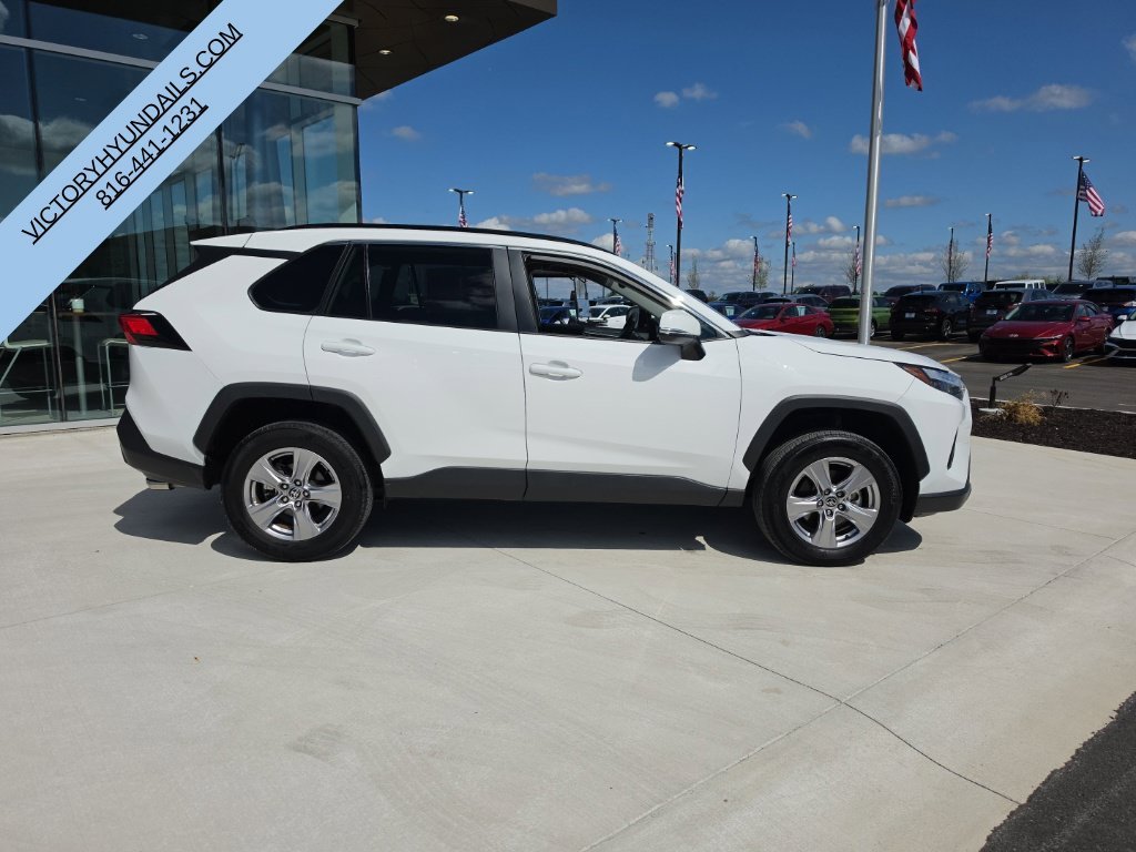 Used 2025 White Toyota XLE image 7